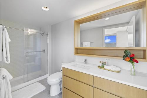 Upscale SKY Ala Moana Brand new 2 bedroom Sleeps 6_3
