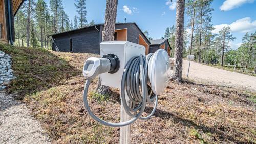 a security camera in front of a house at Villa Sirius, Äkäslompolo, Ylläs in Äkäslompolo