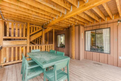 Μπαλκόνι ή βεράντα στο Little Trail Lodge - Unit A