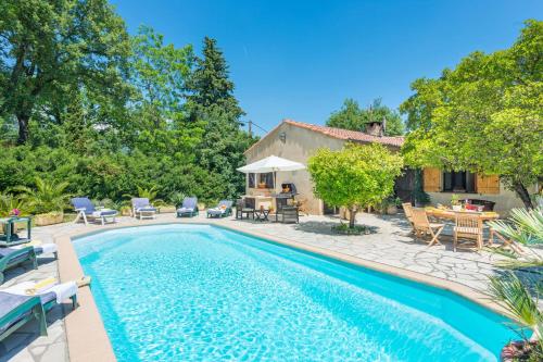 Villa Mas des Fleurs by Villa Plus