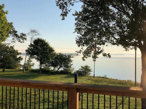 Galeriebild der Unterkunft Bungalow on The Bay in Lorneville in Saint John