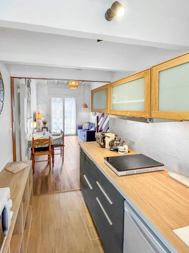 Dapur atau dapur kecil di Séjour ressourçant dans un cadre paisible et vert - Appartement 5