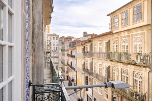 Cardosas 42 2F 2BR Porto Centre
