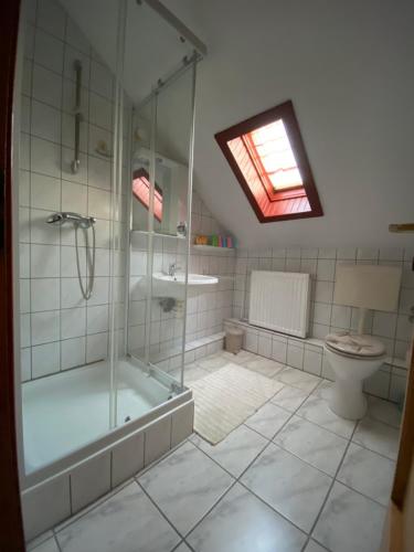 Kúpeľňa v ubytovaní Vadvirág vendégház
