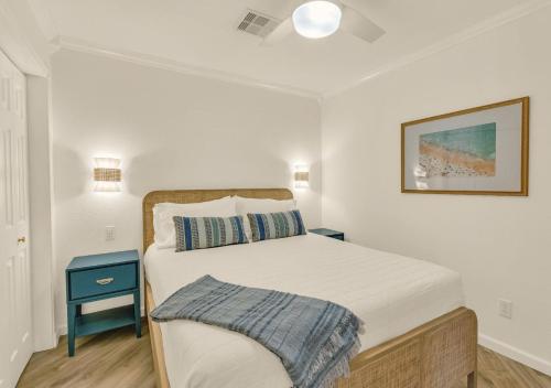 Postel nebo postele na pokoji v ubytování Poolside Paradise