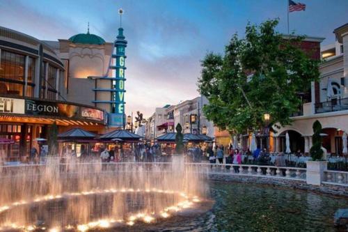 a fountain in the middle of a shopping mall at Amazing, Spacious Unit, Heart LA in Los Angeles