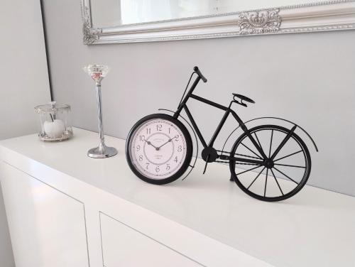 Jízda na kole v ubytování Apartament Tektoniczna Ślichowice, Targi nebo okolí
