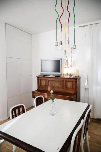 YR Apartments - Central Station - 5 Min Walk to Metro & Trains