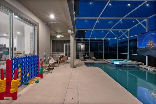 Themed house w Disney rooms private pool & spa photo 44