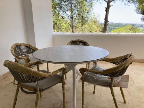 Suite F up, Rio Real, Marbella