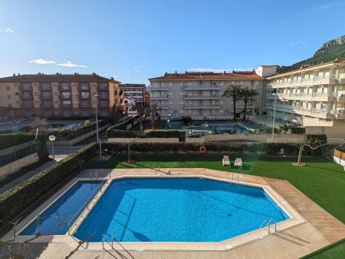 Moderno con piscina en L'Estartit by Host&Joy