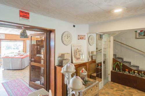 PET FRIENDLY HOTEL MIRABEAU photo 2