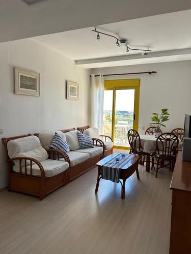 Χώρος καθιστικού στο Ático duplex Lagos del Castillo