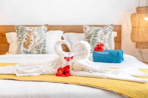 Oceanfront Getaway Grand Gaubeにあるベッド