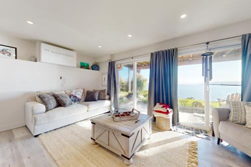 Χώρος καθιστικού στο Harrington Hideaway - Entire Property