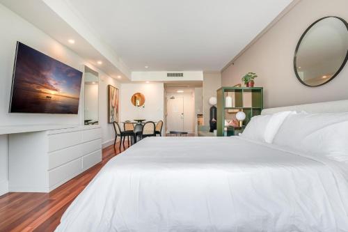 Renovated Coconut Grove Studio includes Parking photo 6