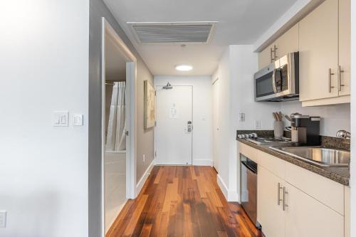 Renovated Coconut Grove Studio includes Parking photo 17