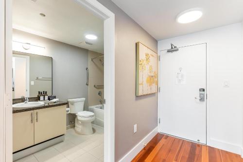 Renovated Coconut Grove Studio includes Parking photo 18