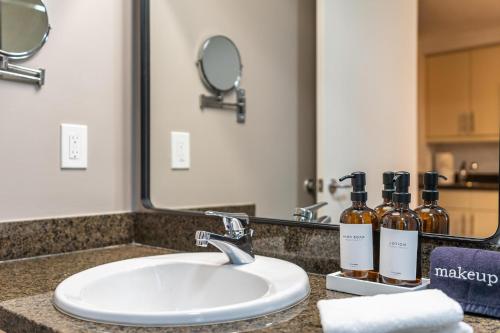 Renovated Coconut Grove Studio includes Parking photo 22