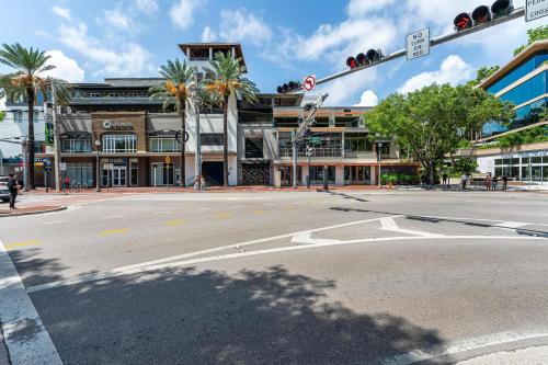 Renovated Coconut Grove Studio includes Parking photo 44