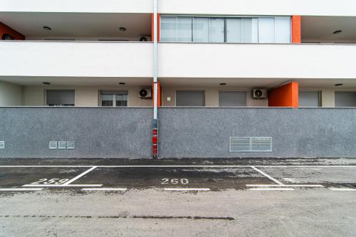 Flexible SelfCheckIns 105 - Zagreb - Parking - Loggia