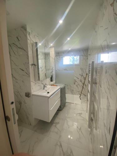 Photo de la galerie de l'établissement Coquet appartement douillet, à Avignon