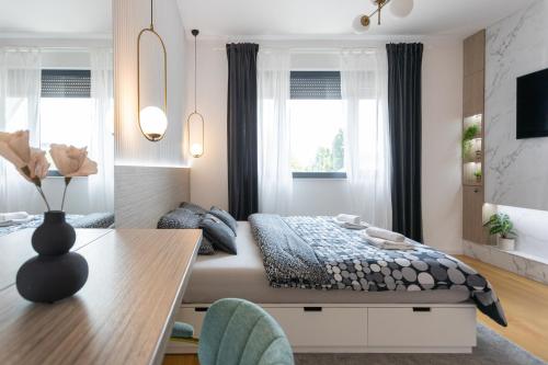 La Dolce Vita,LUX Designer decorated, Free parking