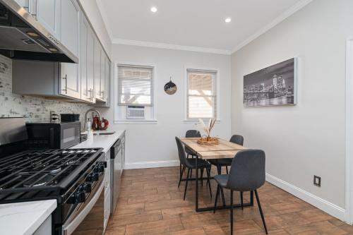 Dapur atau dapur kecil di 25 mins to Midtown Manhattan