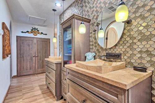 a bathroom with a sink and a mirror at Casa Zillori in Puerto Peñasco