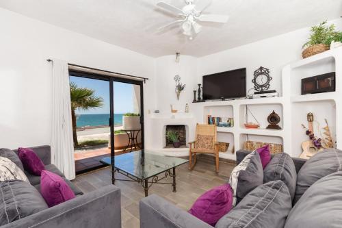 Μια τηλεόραση ή/και κέντρο ψυχαγωγίας στο Paradise Villa #10