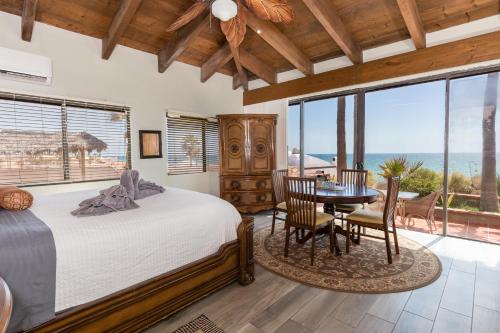 Postel nebo postele na pokoji v ubytování Casa de la Playa Barry Happy