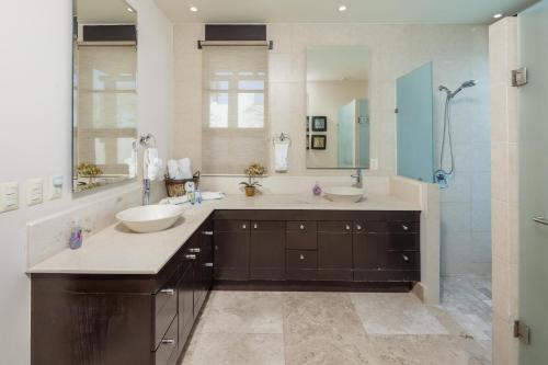 Koupelna v ubytování Mayan Lakes Villa 52