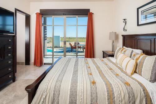 Postel nebo postele na pokoji v ubytování Mayan Lakes Villa 52