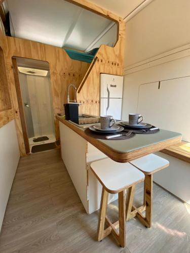 Dapur atau dapur kecil di Villa Tiny- CÁPSULA FUTURÍSTICA