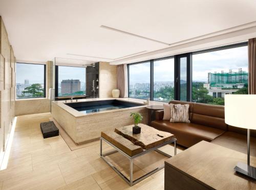 Bazén v ubytování Banyan Tree Club & Spa Seoul nebo v jeho okolí