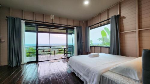 Postel nebo postele na pokoji v ubytování Baan Khao Noi Resort