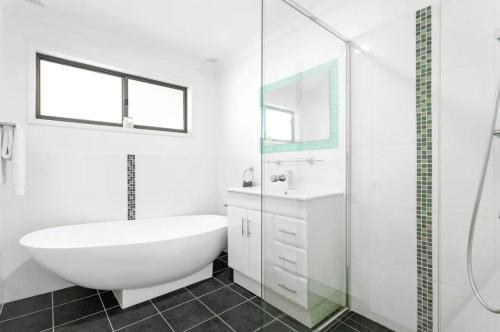 Koupelna v ubytování Coral Sands by Experience Jervis Bay