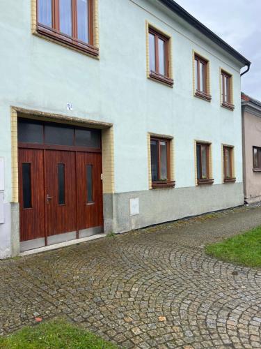 Budova, v ktorej sa apartmán nachádza