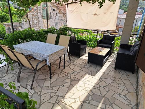 Balkón nebo terasa v ubytování Apartments Kut