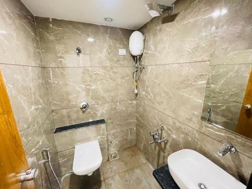Un baño de Hotel Avenue Sky