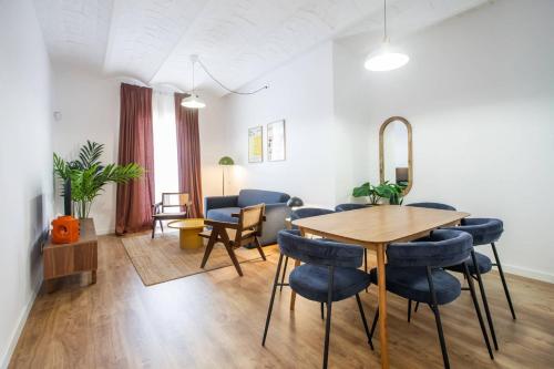 33PAR1094 - Magnific 2BR Flat in Poble Sec