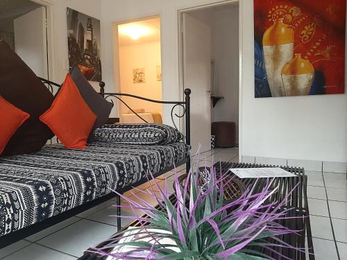 Katil atau katil-katil dalam bilik di Sunshine Self Catering