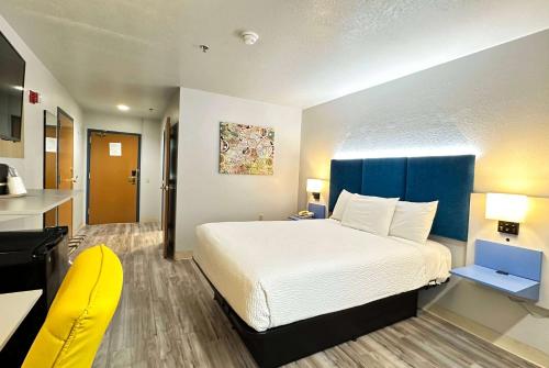 Ένα ή περισσότερα κρεβάτια σε δωμάτιο στο Microtel Inn & Suites by Wyndham Gallup - PET FRIENDLY