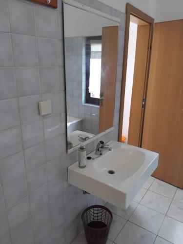 Bilik mandi di Apartment Robi