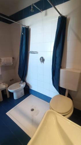Un baño de Hotel Fortuna