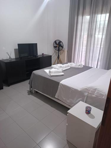 Μια τηλεόραση ή/και κέντρο ψυχαγωγίας στο H24 apartment