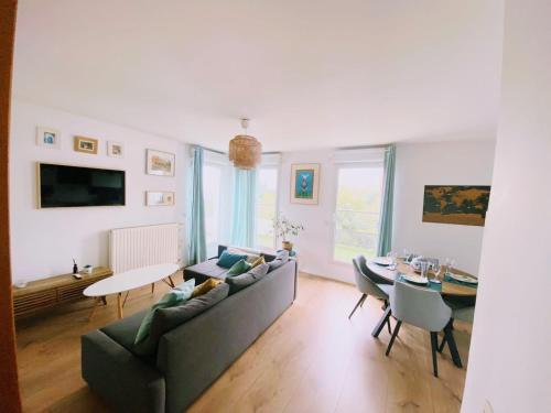 Photo de la galerie de l'établissement Duplex Terrasse Cosy Familial Proche Paris, à Bagnolet