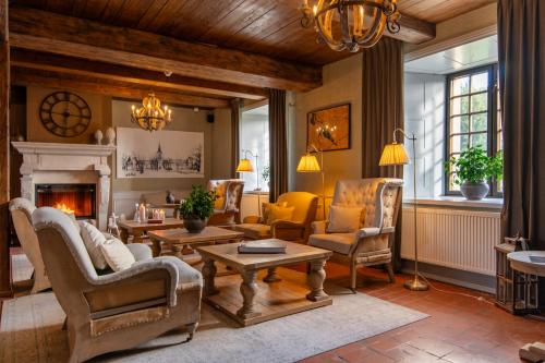 Posezení v ubytování Hotel Podklasztorze