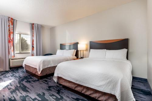 Postel nebo postele na pokoji v ubytování Fairfield Inn & Suites by Marriott Spearfish