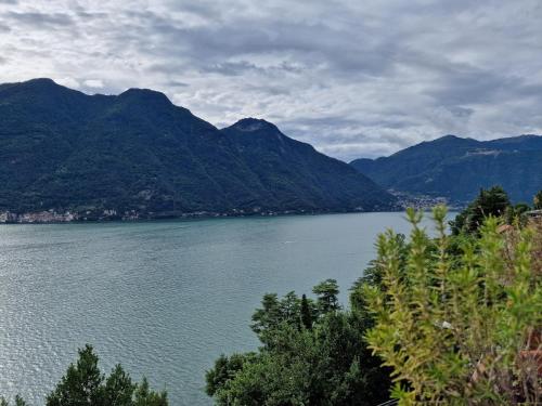 Casa vacanze Flora con vista lago photo 2